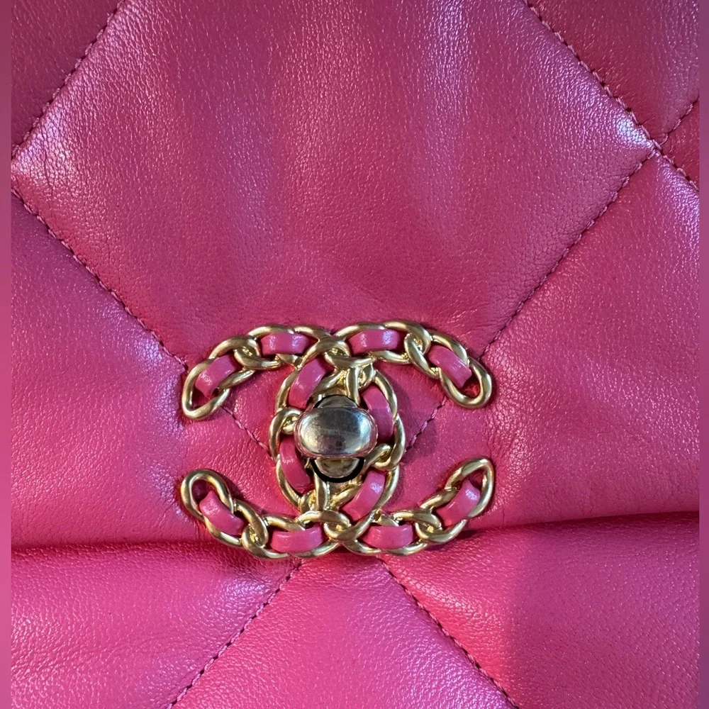 Chanel 19 Small Like New Condition Hot Pink